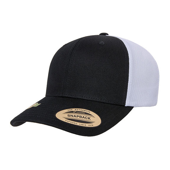 variant:Black/White